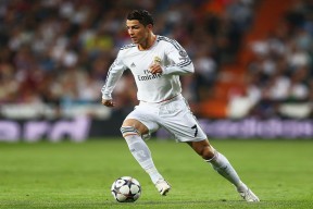 华体会登录-跨界荣耀，篮球场上的足球救世主