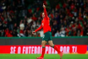 华体会官网-比利时队与丹麦队激战,晋级欧国联半决赛