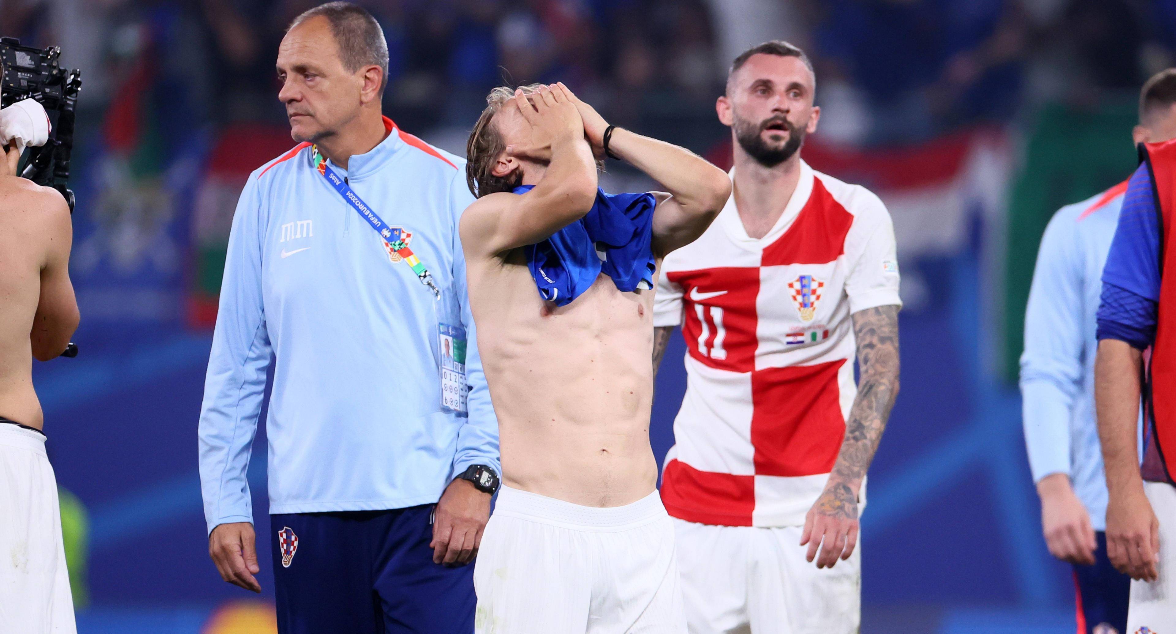 华体会-AC米兰绝杀切尔西,莫德里奇补时绝平足总杯的简单介绍  第2张 华体会-AC米兰绝杀切尔西,莫德里奇补时绝平足总杯的简单介绍  第2张